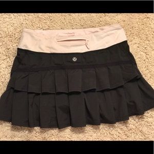 LULU tennis skirt! Size 4.